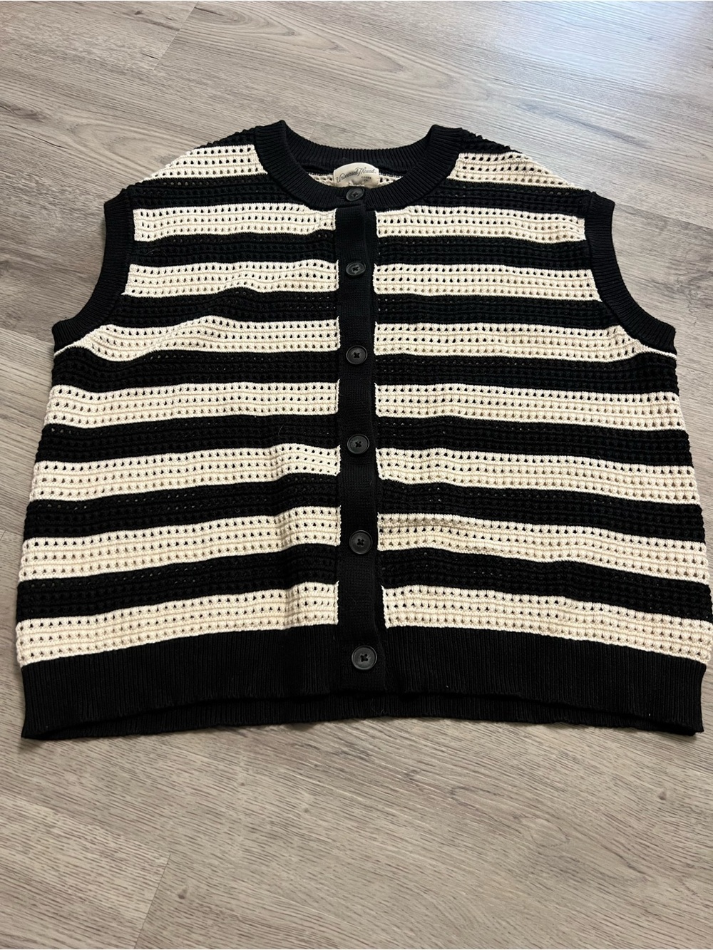 Universal Thread Sweater Vest size XL